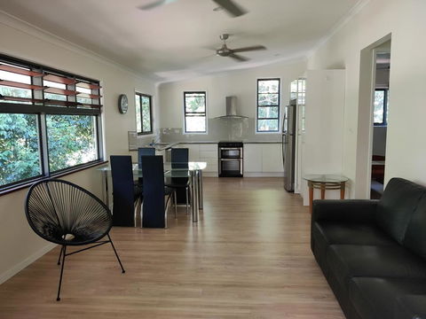Rainforest Retreat - Australian Directory 2