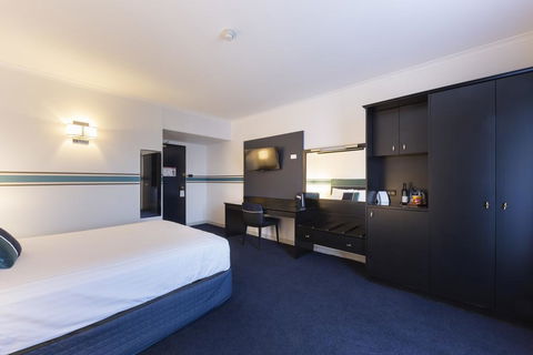 Ramada Diplomat Canberra - Australian Directory 2