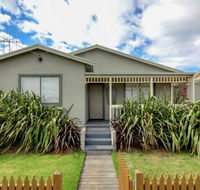 Reardon Place - moments from the family friendly Pea Soup Cove - Australian Directory