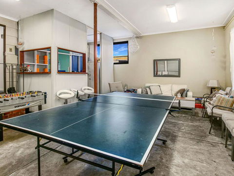 Red Rocks Family Escape - Australian Directory 2