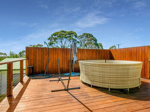 Red Rocks Family Escape - Australian Directory 1