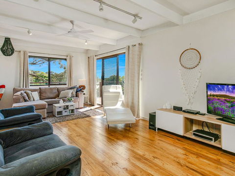 Red Rocks Family Escape - Australian Directory 3