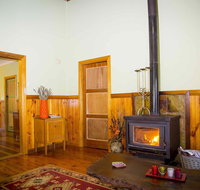 Red Tractor Retreat - Australian Directory