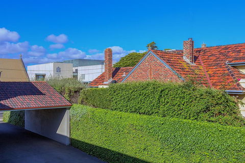 Redwood Manor Motel Apartments - Australian Directory 3