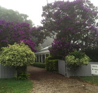 REED HOUSE at Maleny-The White Pavilion - Australian Directory