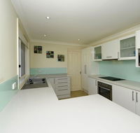 Reef Close 1/2 - Australian Directory