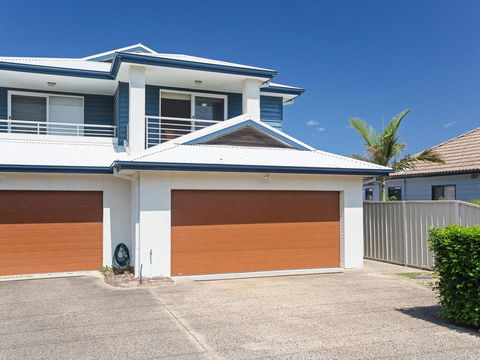 Relax At Pacific', 1/26 Pacific Avenue - Private Duplex With Enclosed Yard - Australian Directory 0