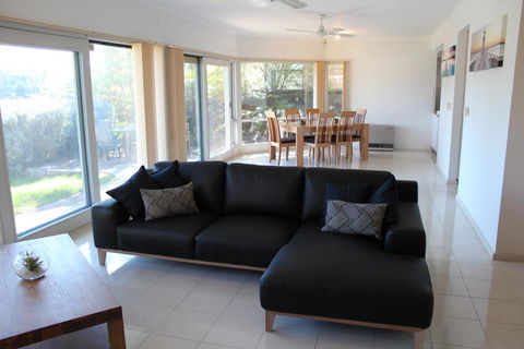 Relax At The Marina - Australian Directory 1