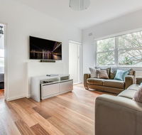 Renovated art deco flat close to city and harbour - Australian Directory
