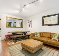 Retro Styled 3 Bedroom Apartment with Tree Views - Australian Directory