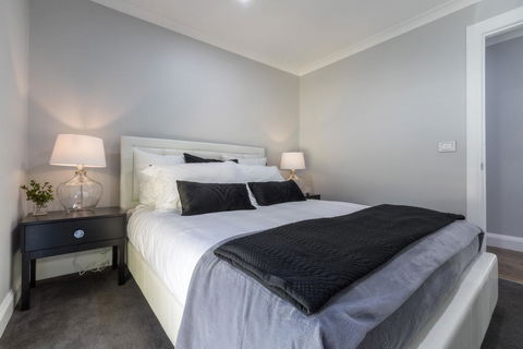 Rex's Yarra Valley House - Australian Directory 1
