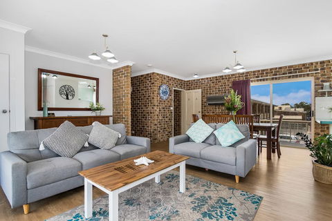 Richmond Motor Inn - Australian Directory 3