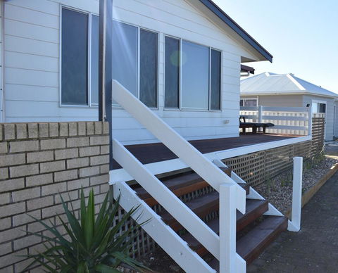 Rising Tide Beach House - Australian Directory 1