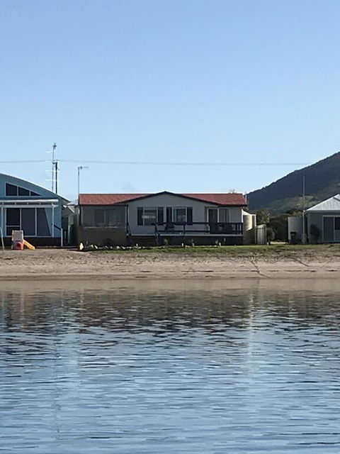 Rising Tide Beach House - Australian Directory 2