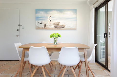 River Access 2 Bathroom Noosa Heads With Kayak And Bikes - Australian Directory 1