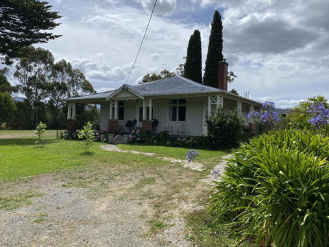 River Front Estate - Australian Directory 0