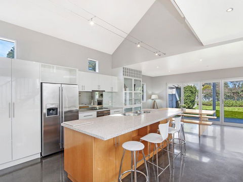 Riverend Regent - Australian Directory 0