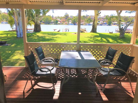 Riverfront Getaway - Mannum - Australian Directory 1