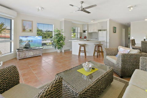 Rivershores - Australian Directory 1