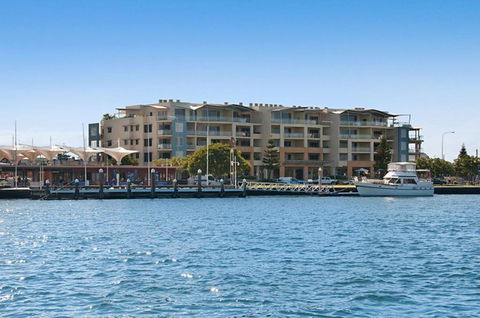 Riverside Holiday Apartments - Australian Directory 0