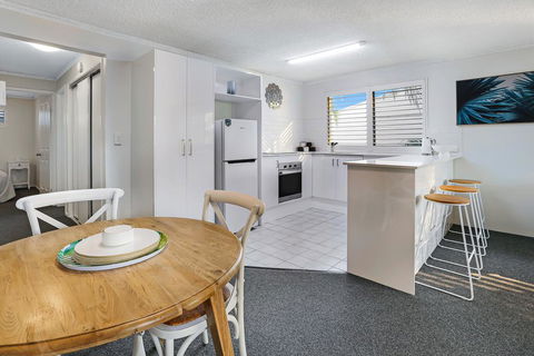 Riverside Location, Noosa Sound - Australian Directory 3