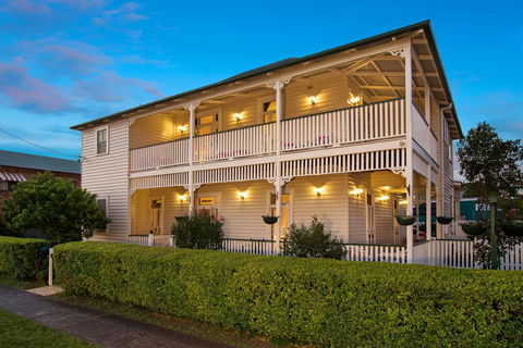 Riversleigh House - Australian Directory 0