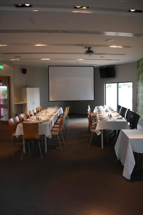 Riverview Tavern - Australian Directory 3