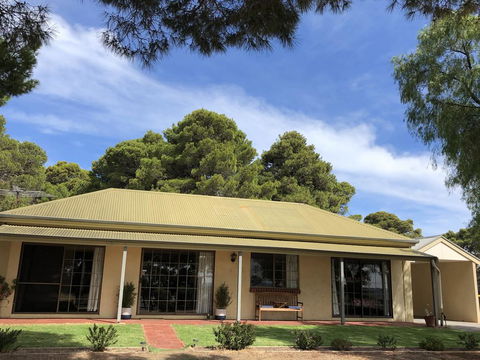 Riverwalk Retreat - Australian Directory 0