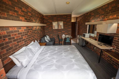 Riviana Motel - Australian Directory 3
