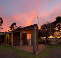 Rockbank Retreat - Australian Directory
