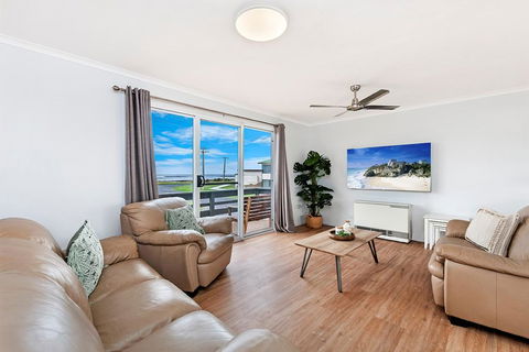 Rocky Point - Pet Friendly Accommodation For Multiple Families - Australian Directory 1