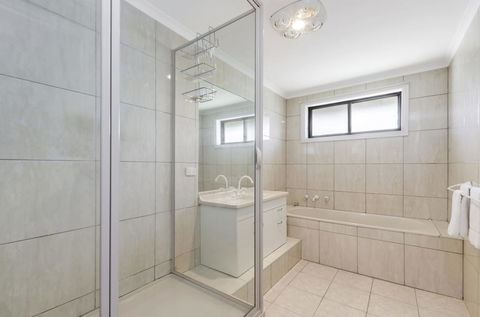 Rose Retreat - Australian Directory 0