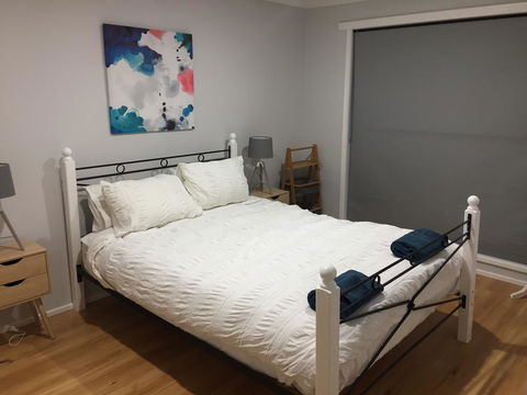 Rosebud Holiday Retreat - 700m To The Beach - Australian Directory 3
