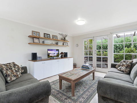 Rossanna - Australian Directory 0