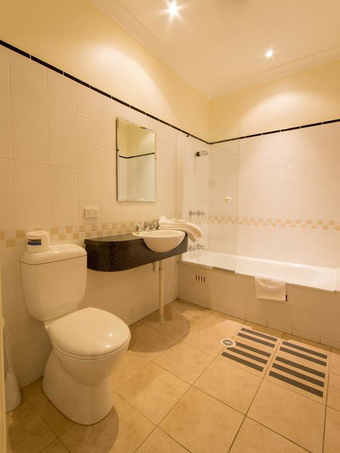 Royal Hotel - Australian Directory 3