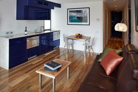 Salamanca Wharf Hotel - Australian Directory 1