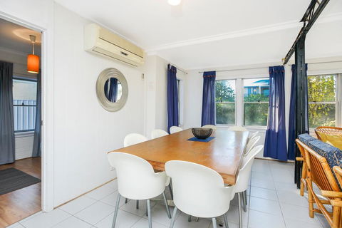 Salty Grape Beach House - Australian Directory 2