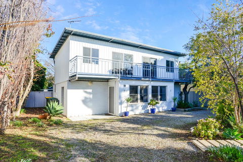 Salty Grape Beach House - Australian Directory 1