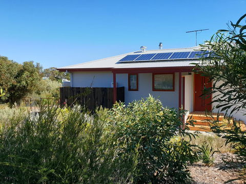 Samphire: Coorong Accommodation - Australian Directory 1