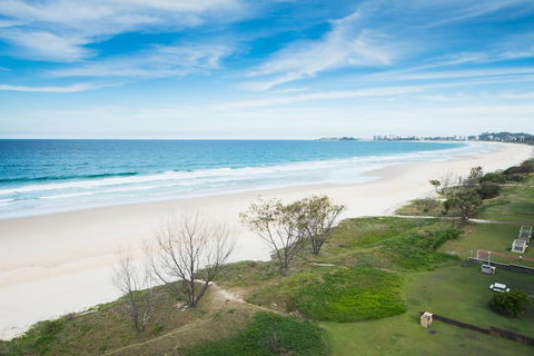 San Simeon Beachfront Apartments Tugun - Australian Directory 0