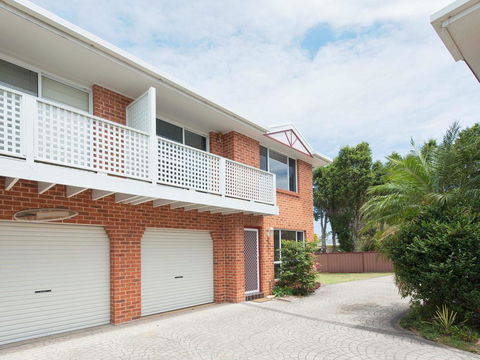 Sanctuary @ Fingal Bay - Australian Directory 3