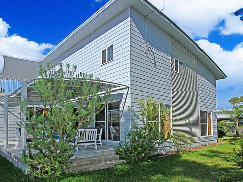 Sandlewood Breeze - Spacious Entertainer - Australian Directory 0