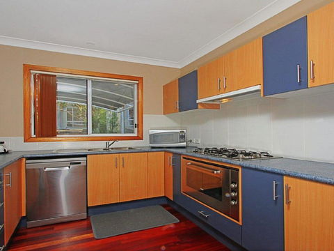 Sandlewood Breeze - Spacious Entertainer - Australian Directory 1