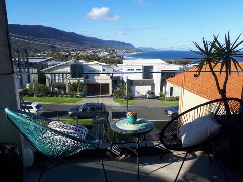 Sandon Point Coastal Abode - Australian Directory 2