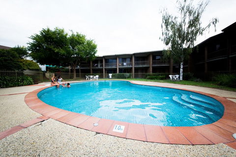 Sandown Regency Hotel & Apartments - Australian Directory 1