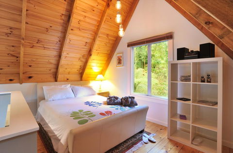 Santosa Cottage Sassafras - Australian Directory 2