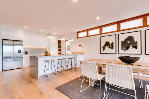 Sapphire Seas Beach House - Australian Directory 2