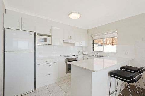 Sapphire Waters Unit 3 - Australian Directory 1