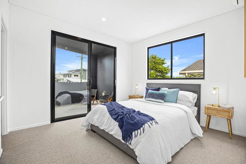 Sawtell Suites - Suite 1 - Australian Directory 3