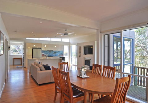 SCARBOROUGH SERENITY - Australian Directory 1